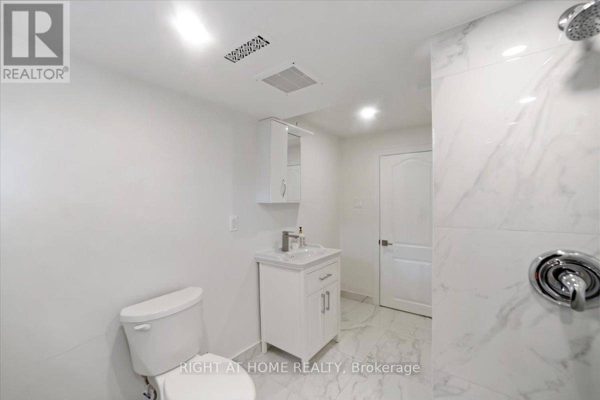 28 Charlbrook Avenue, Barrie, Ontario  L4M 2Y4 - Photo 38 - S12375591