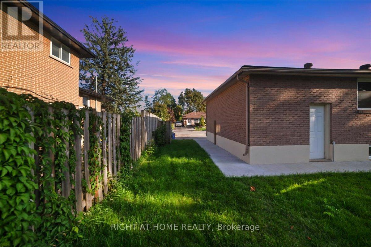 28 Charlbrook Avenue, Barrie, Ontario  L4M 2Y4 - Photo 40 - S12375591