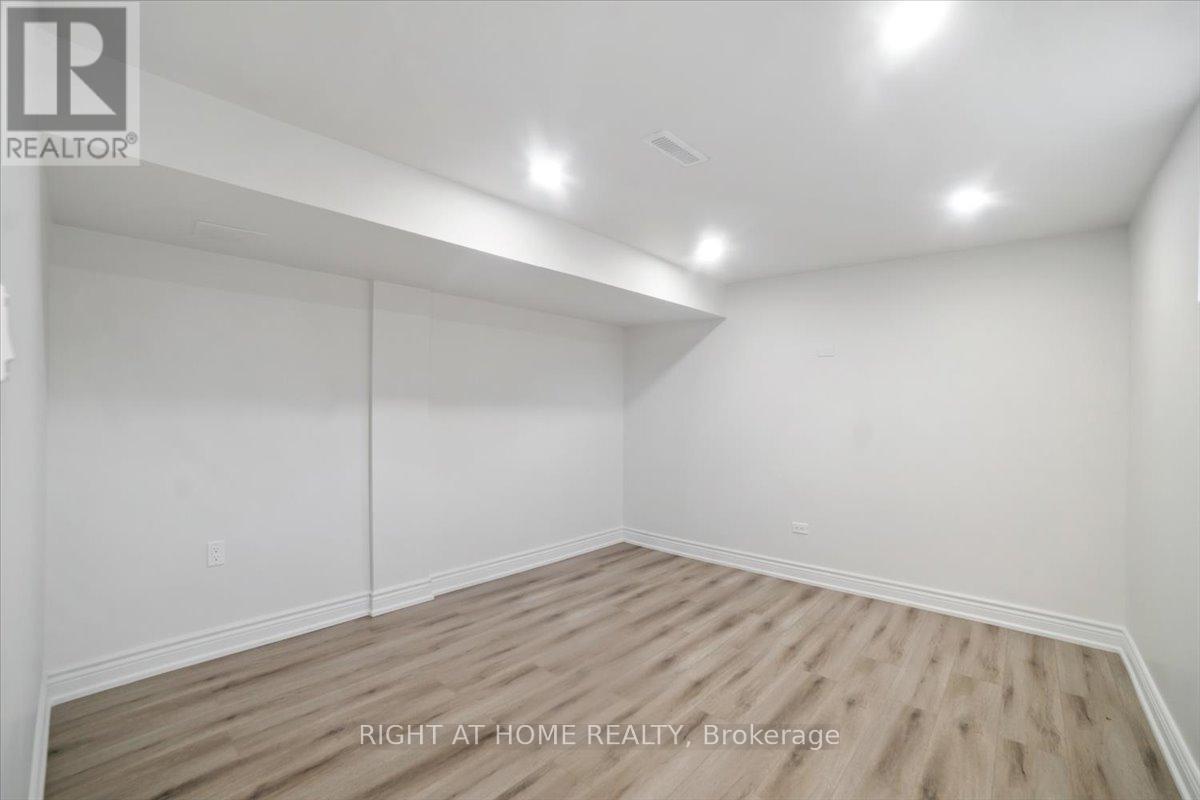 28 Charlbrook Avenue, Barrie, Ontario  L4M 2Y4 - Photo 33 - S12375591