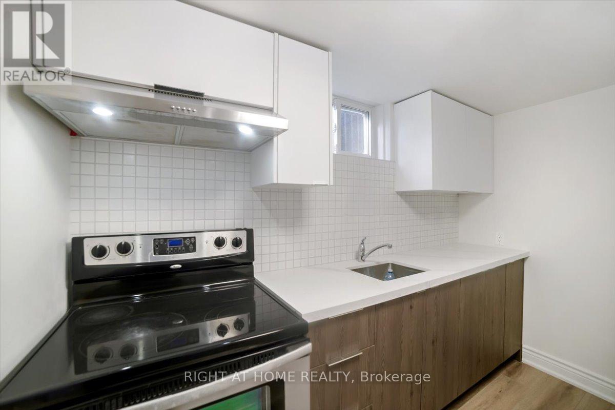 28 Charlbrook Avenue, Barrie, Ontario  L4M 2Y4 - Photo 31 - S12375591