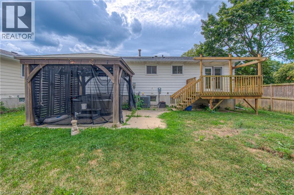 16 Brisbane Boulevard, Brantford, Ontario  N3S 4L2 - Photo 34 - 40765366