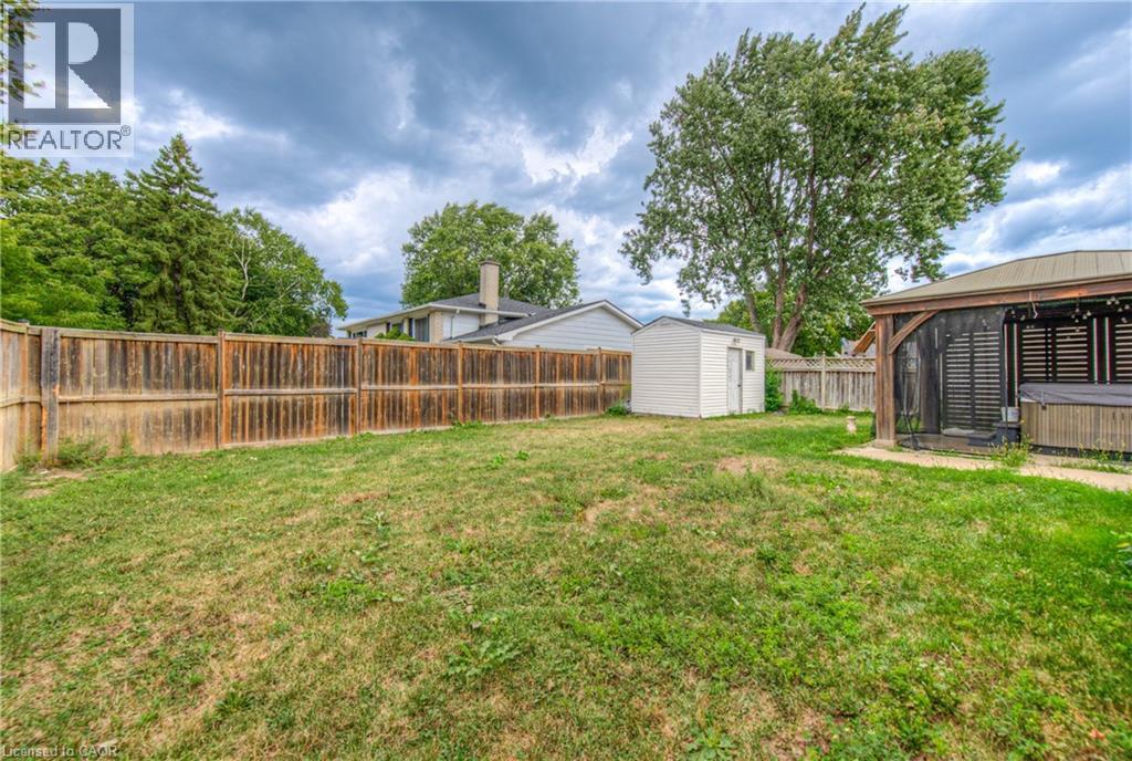 16 Brisbane Boulevard, Brantford, Ontario  N3S 4L2 - Photo 37 - 40765366