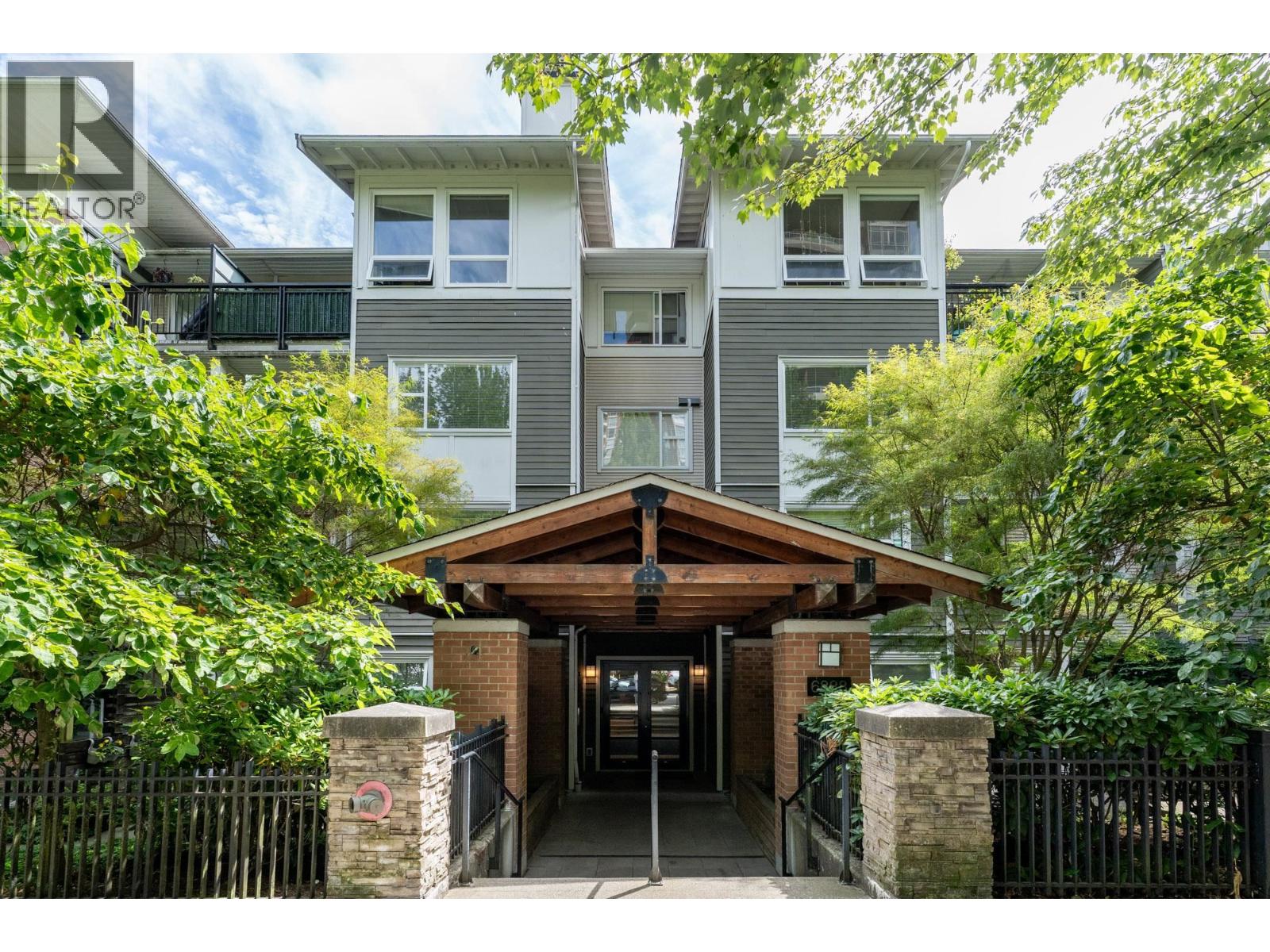 415 6888 Southpoint Drive, Burnaby, British Columbia  V3N 5E3 - Photo 4 - R3042214
