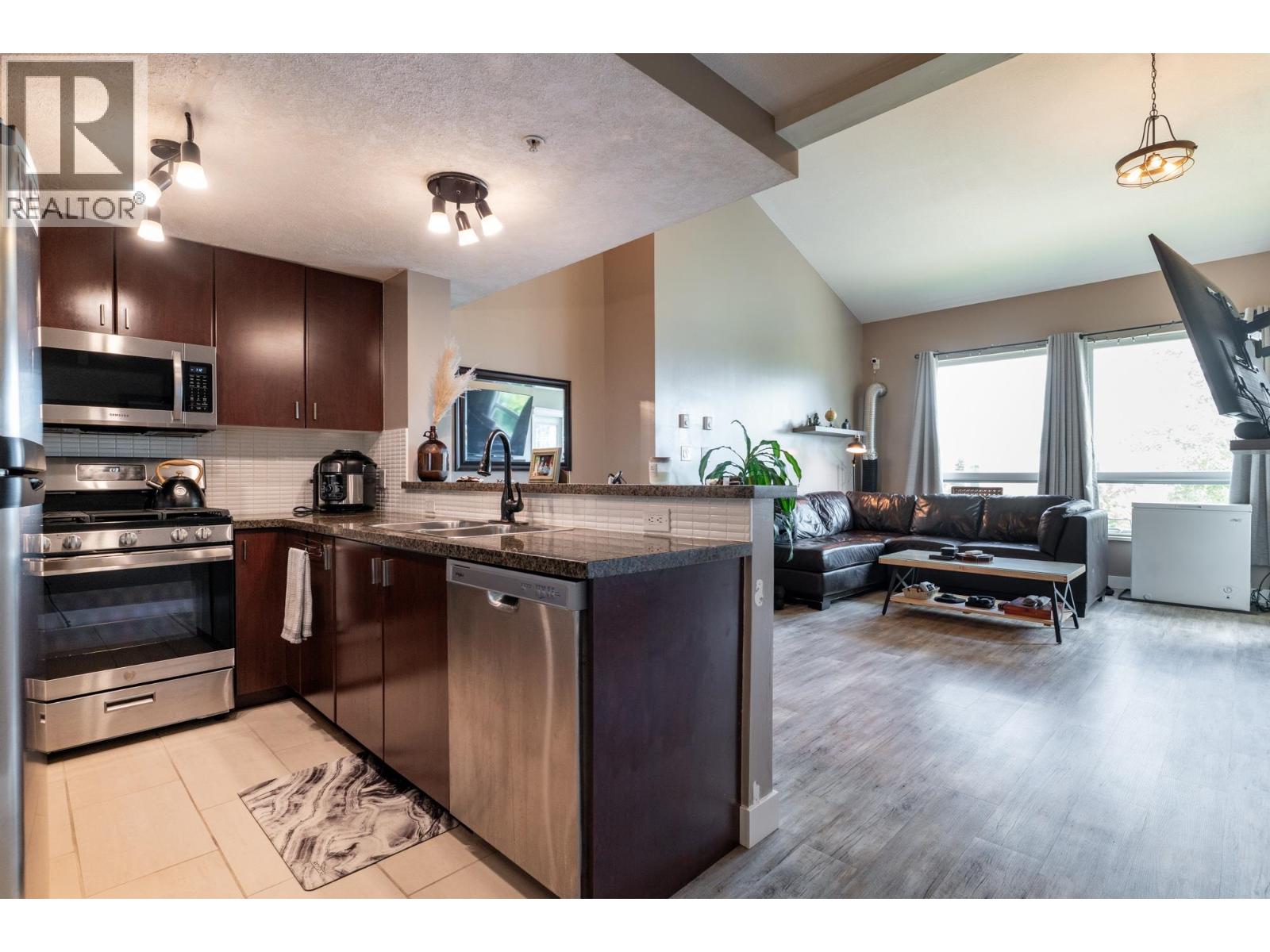 415 6888 Southpoint Drive, Burnaby, British Columbia  V3N 5E3 - Photo 7 - R3042214