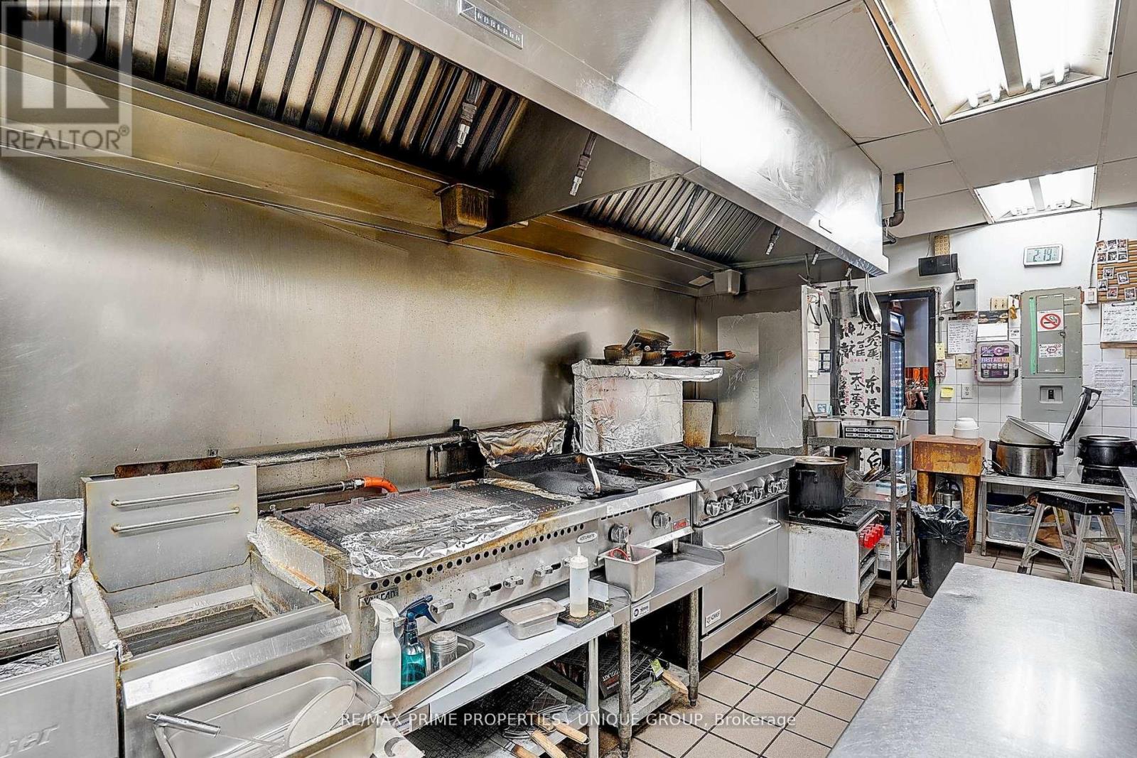 39 Baldwin Street, Toronto (Kensington-Chinatown), Ontario  M5T 1L1 - Photo 18 - C12375628