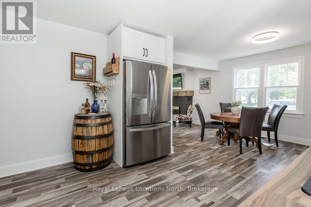 216 Elm Street, Clearview, Ontario  L0M 1S0 - Photo 15 - S12375685