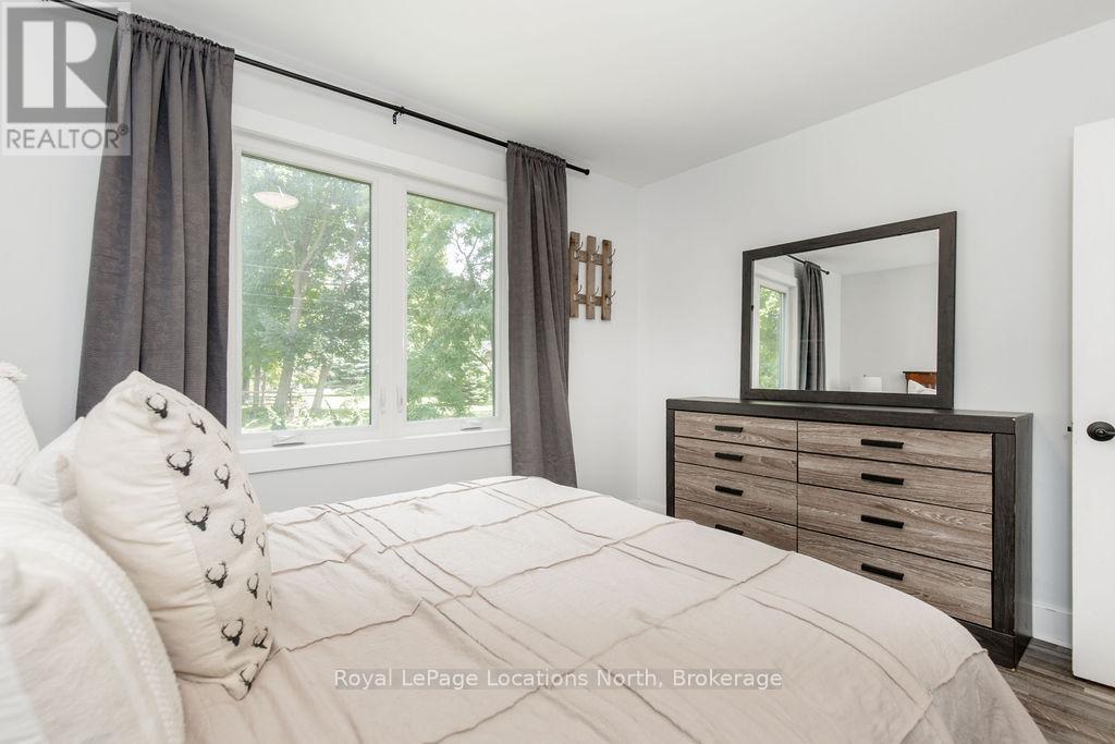 216 Elm Street, Clearview, Ontario  L0M 1S0 - Photo 18 - S12375685