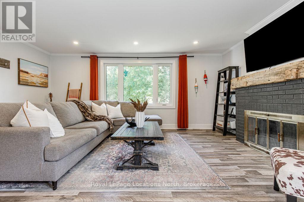 216 Elm Street, Clearview, Ontario  L0M 1S0 - Photo 7 - S12375685