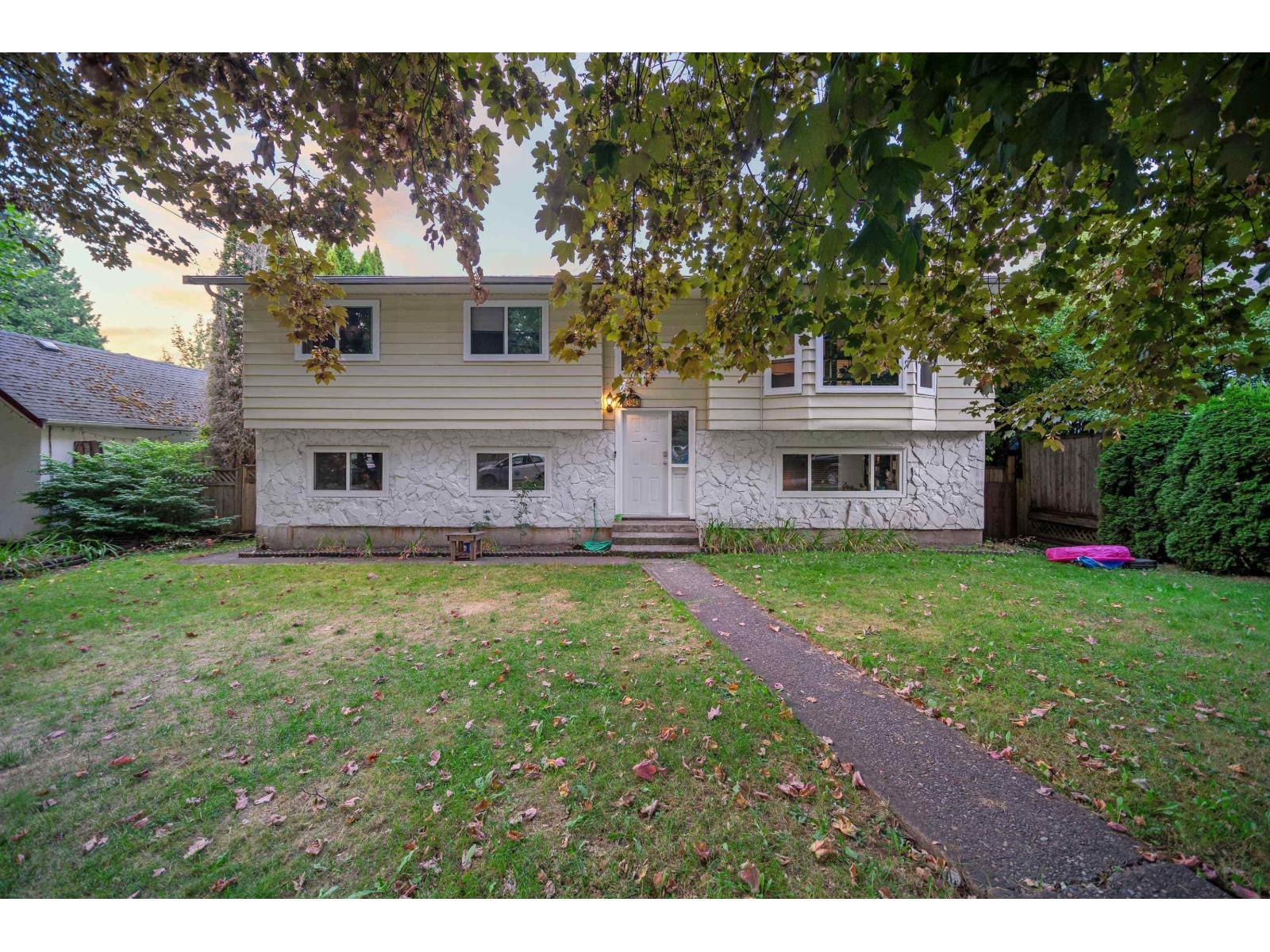 33943 Pine Street, Abbotsford, British Columbia  V2S 2P4 - Photo 2 - R3041540