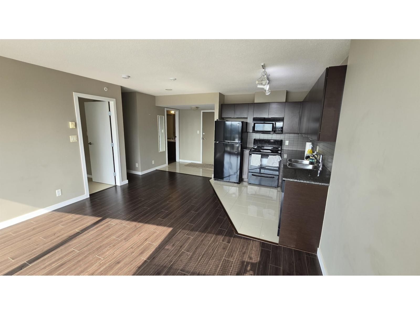 1110 13618 100 Avenue, Surrey, British Columbia  V3T 0A8 - Photo 2 - R3041439