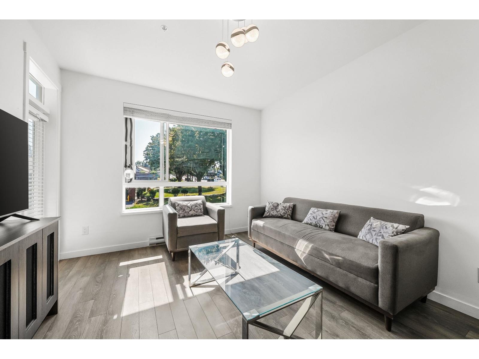 211 13628 81A AVENUE, Surrey, British Columbia