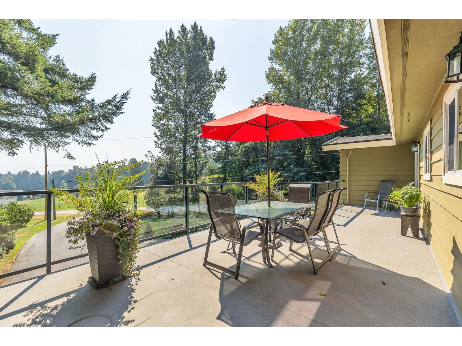 Property at 29665 GLENGARRY AVENUE image 4
