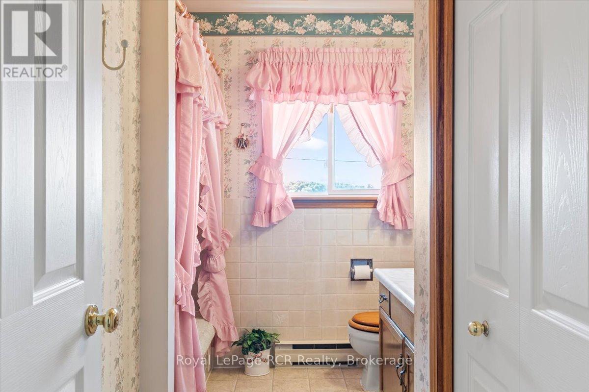 29 2nd Street Crescent, Hanover, Ontario  N4N 3R3 - Photo 11 - X12370850