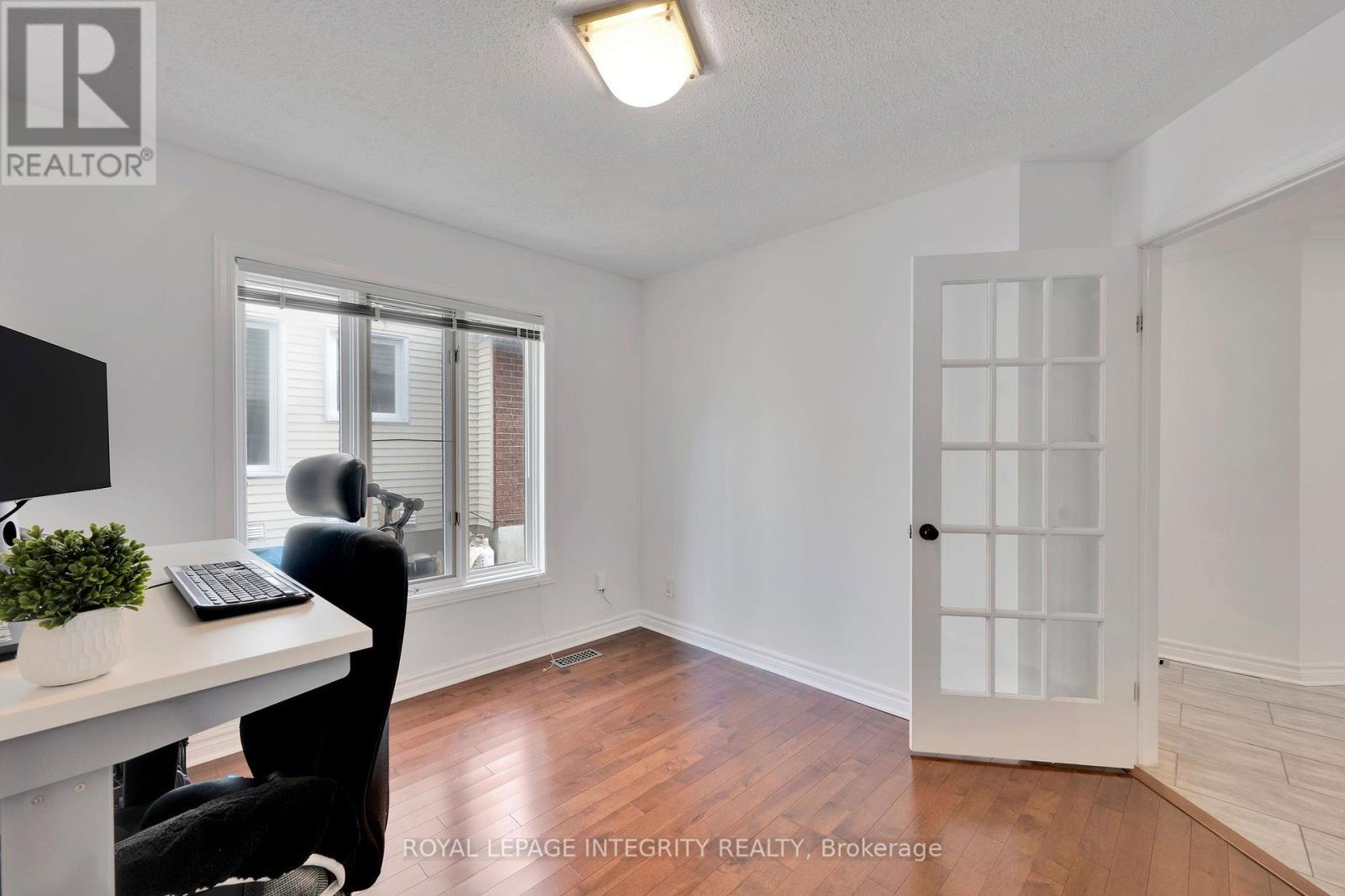 223 Mcgibbon Drive, Ottawa, Ontario  K2L 3Y6 - Photo 12 - X12302707
