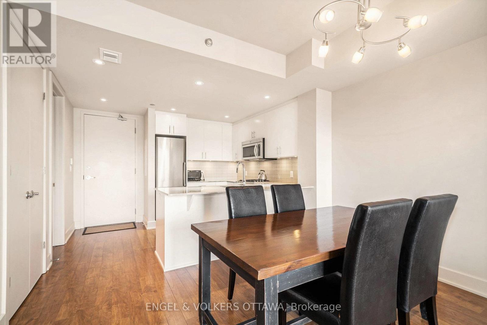 605 - 7 Marquette Avenue, Ottawa, Ontario  K1L 8A7 - Photo 12 - X12375734