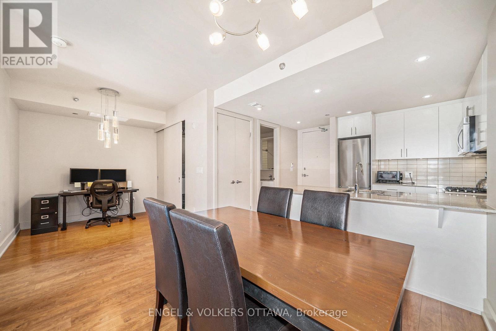 605 - 7 Marquette Avenue, Ottawa, Ontario  K1L 8A7 - Photo 13 - X12375734