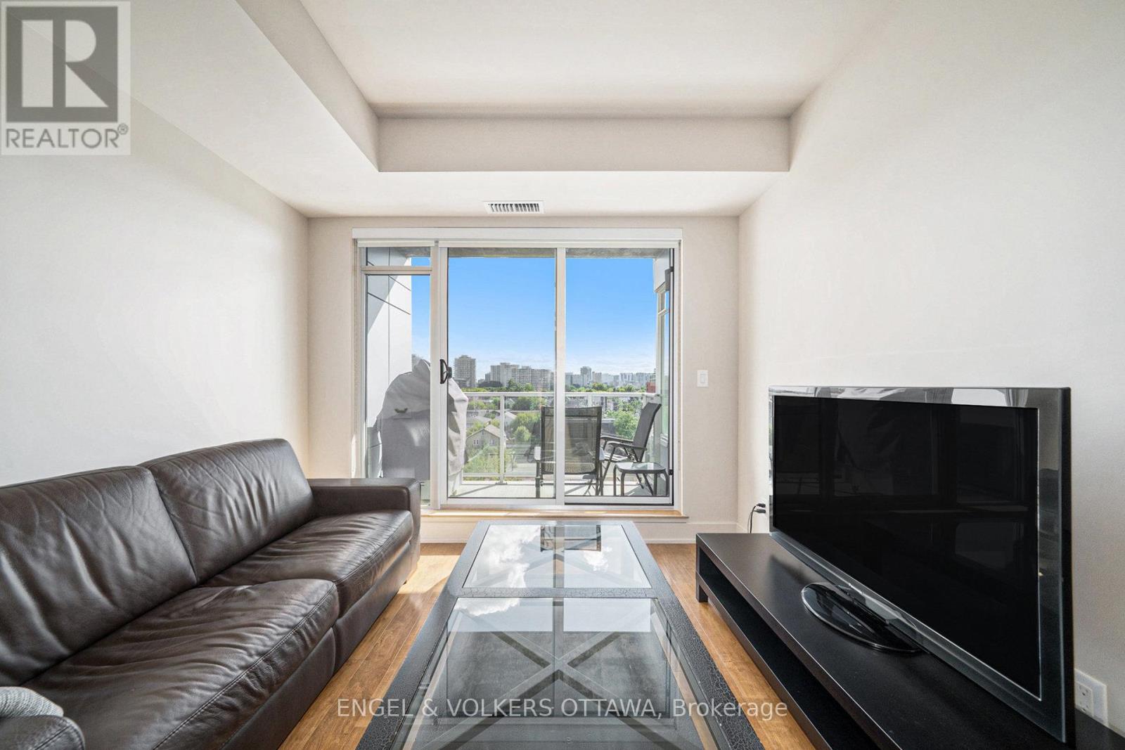 605 - 7 Marquette Avenue, Ottawa, Ontario  K1L 8A7 - Photo 16 - X12375734