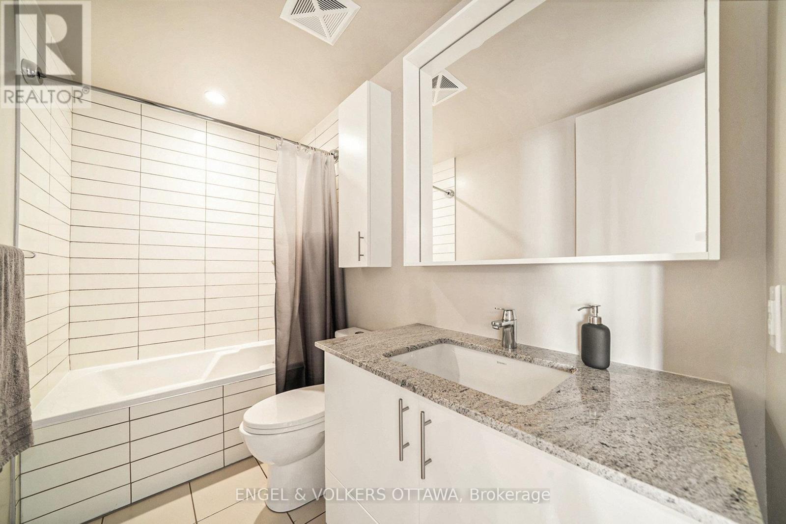 605 - 7 Marquette Avenue, Ottawa, Ontario  K1L 8A7 - Photo 21 - X12375734