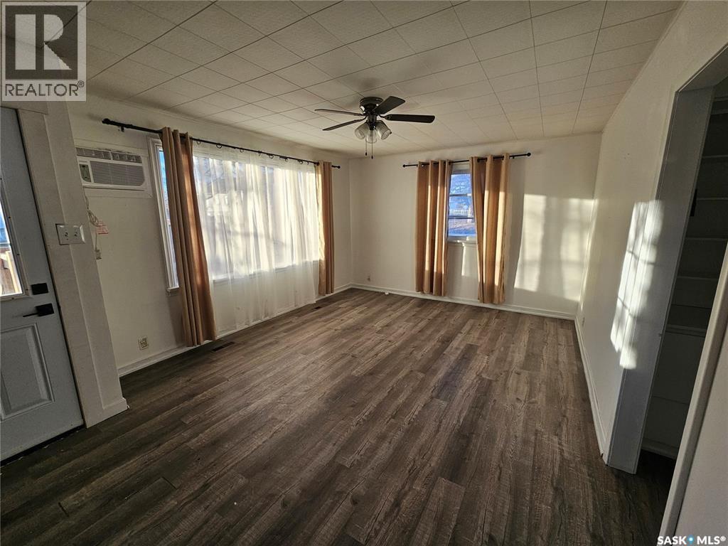 399 9th Avenue Nw, Swift Current, Saskatchewan  S9H 1A8 - Photo 2 - SK017227
