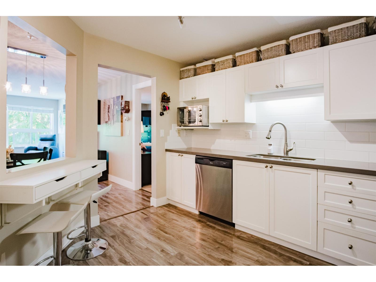 215 8068 120a Street, Surrey, British Columbia  V3W 3P3 - Photo 5 - R3041809