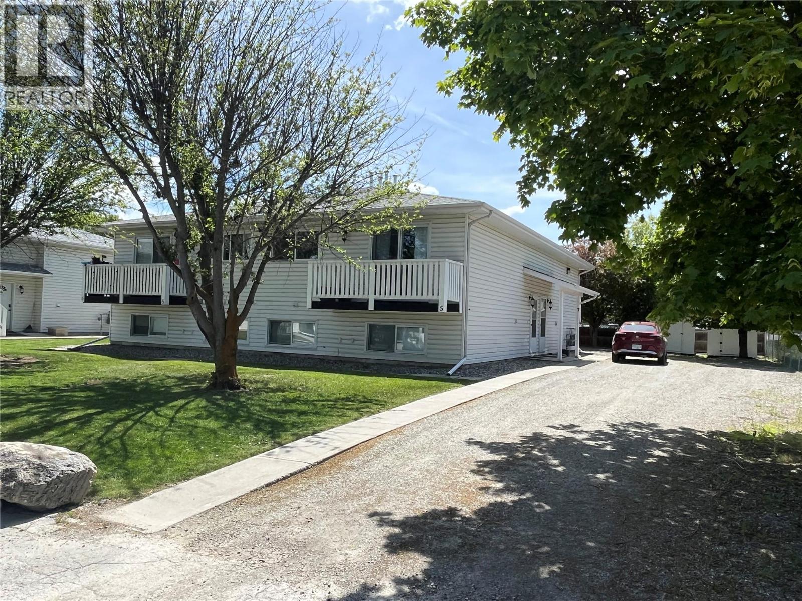 2401 12th Street N Unit# 5, Cranbrook, British Columbia  V1C 5T4 - Photo 2 - 10361317