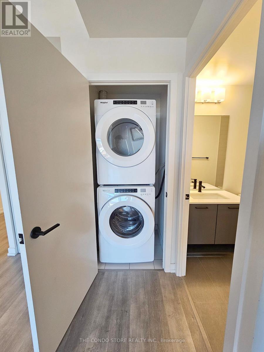 427 - 2300 St Clair Avenue W, Toronto, Ontario  M6N 0B3 - Photo 17 - W12375704