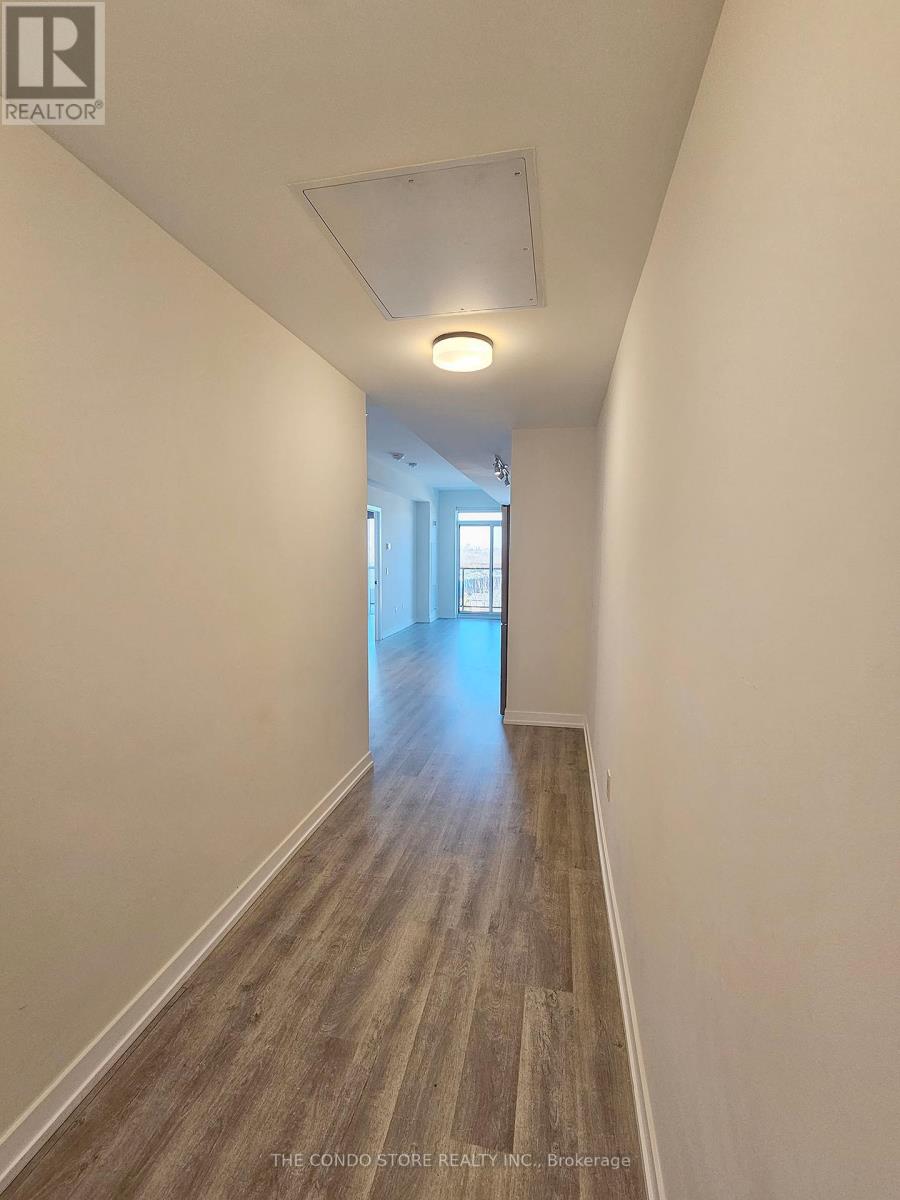 427 - 2300 St Clair Avenue W, Toronto, Ontario  M6N 0B3 - Photo 2 - W12375704