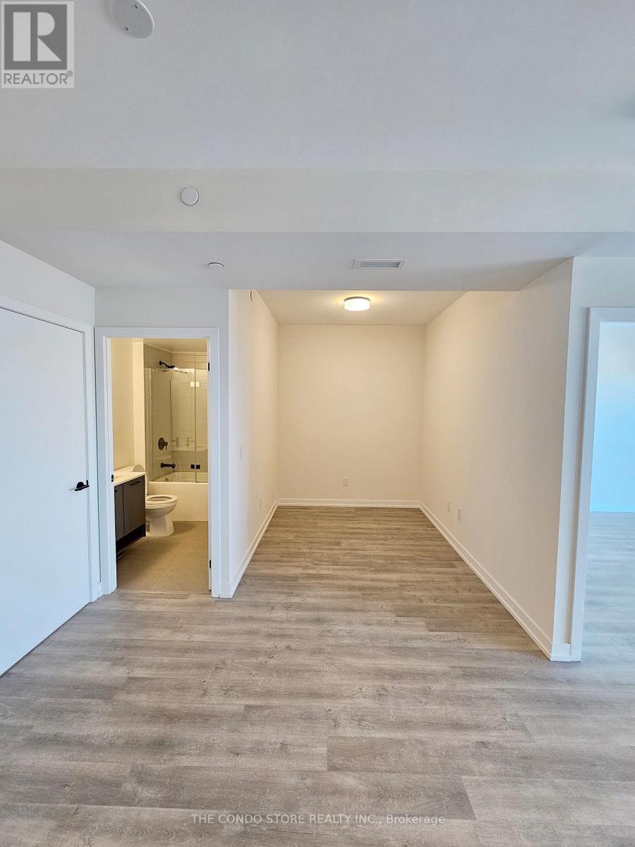 427 - 2300 St Clair Avenue W, Toronto, Ontario  M6N 0B3 - Photo 3 - W12375704