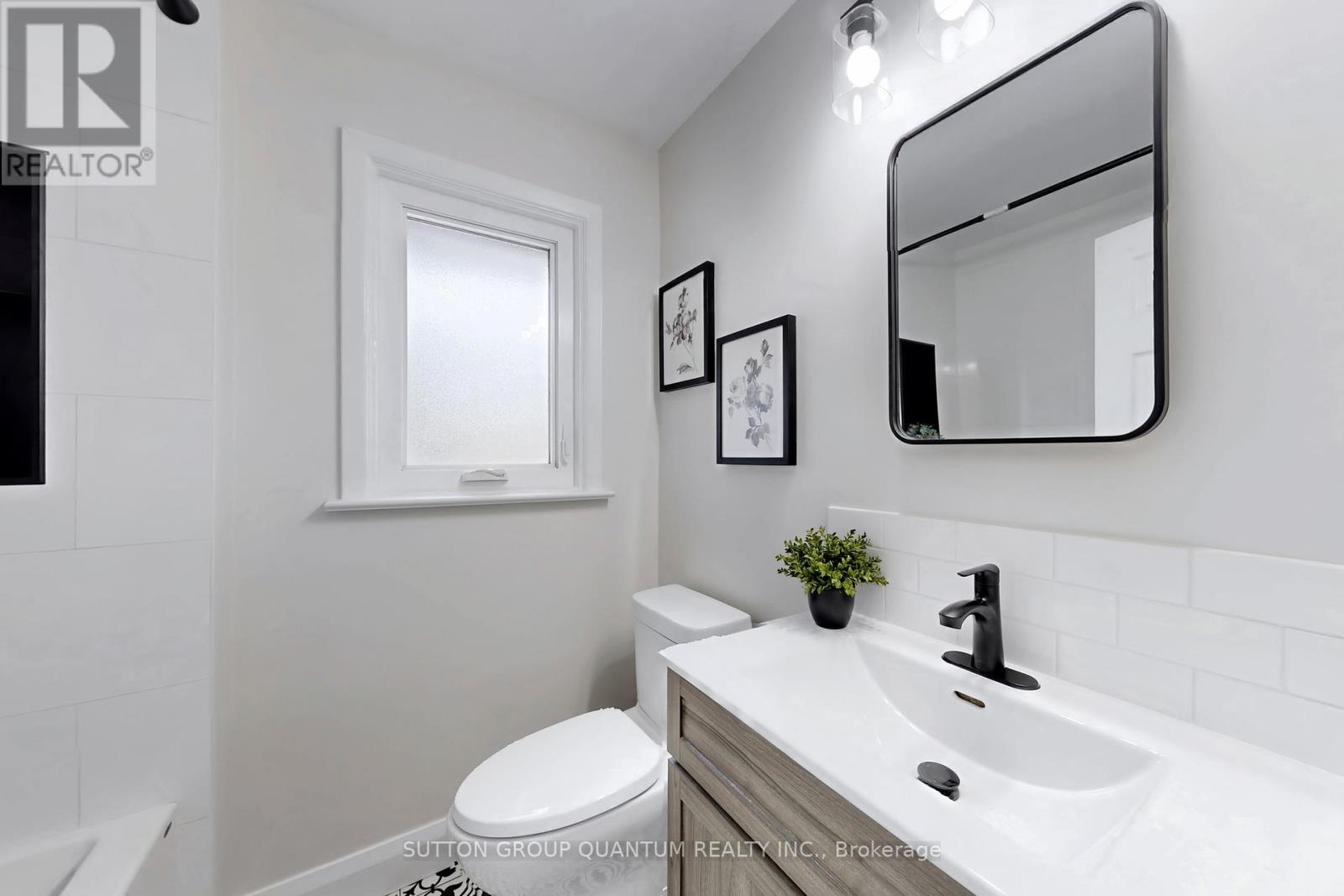 550 Third Line, Oakville, Ontario  L6L 4A7 - Photo 18 - W12375730