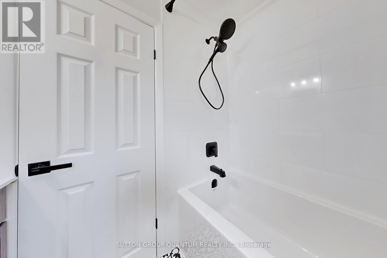550 Third Line, Oakville, Ontario  L6L 4A7 - Photo 19 - W12375730
