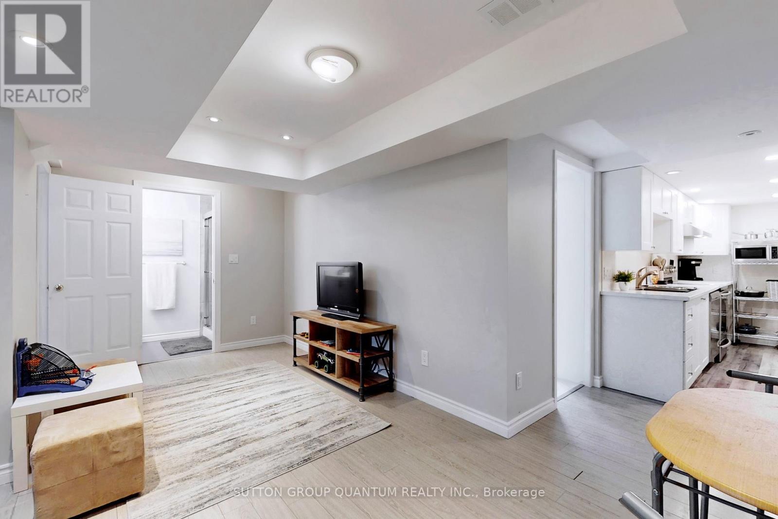 550 Third Line, Oakville, Ontario  L6L 4A7 - Photo 25 - W12375730