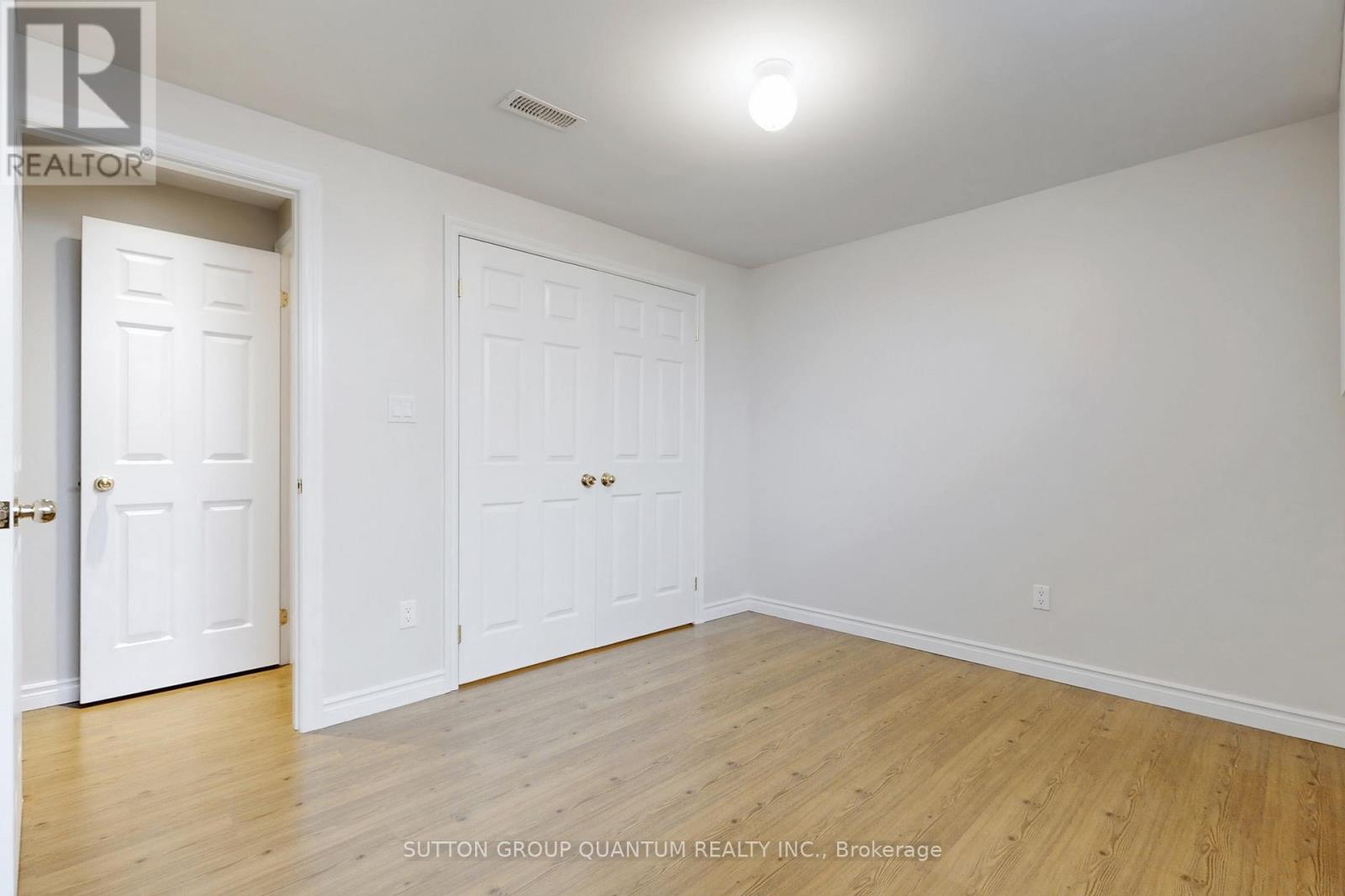 550 Third Line, Oakville, Ontario  L6L 4A7 - Photo 34 - W12375730