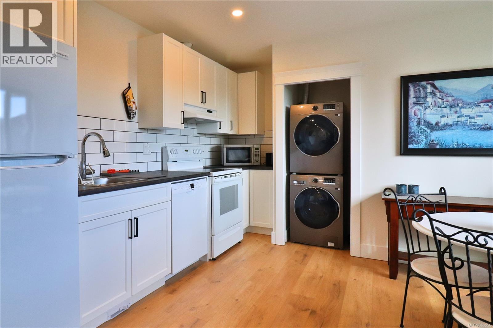 5060 Broad Ridge Pl, Lantzville, British Columbia  V0R 2H0 - Photo 36 - 989956