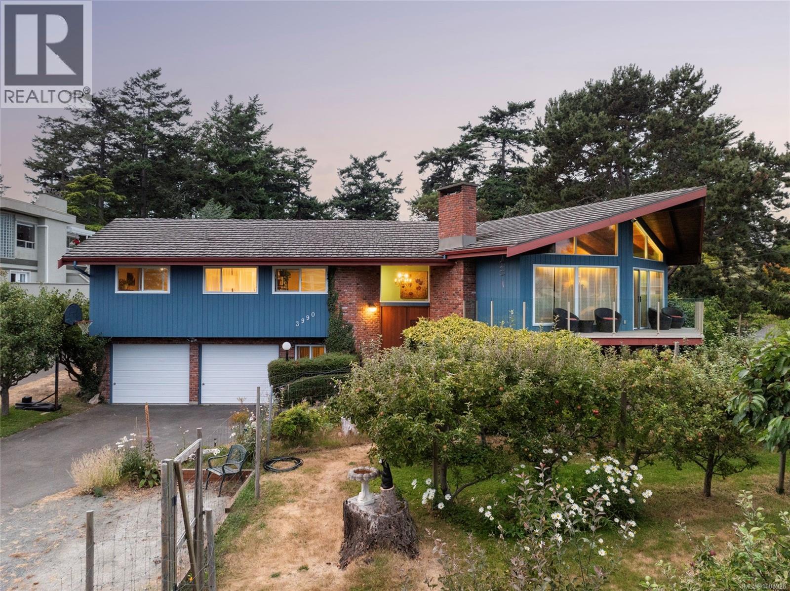 3990 Smugglers Cove Rd, Saanich, British Columbia  V8N 4M2 - Photo 3 - 1008928