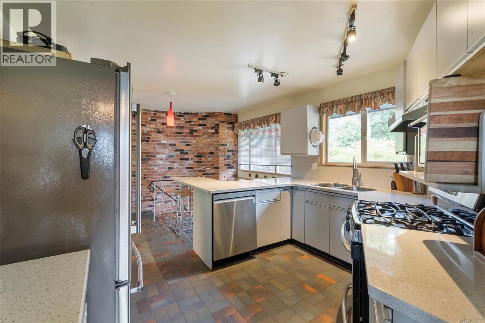 Property at 3990 Smugglers Cove Rd image 1