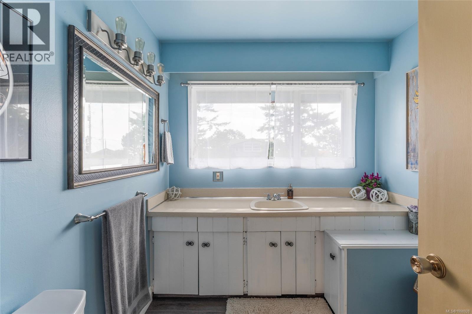 3990 Smugglers Cove Rd, Saanich, British Columbia  V8N 4M2 - Photo 35 - 1008928