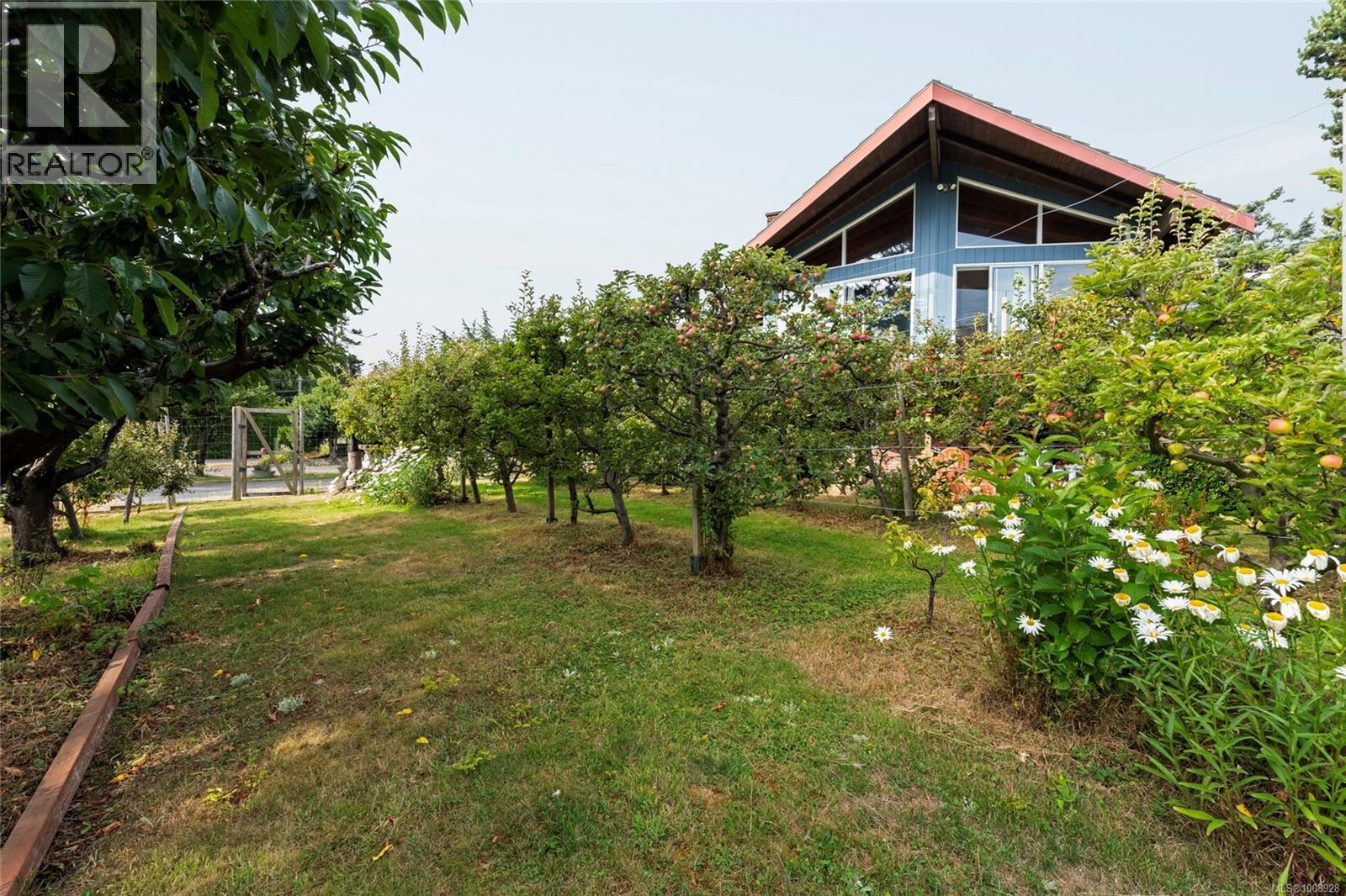 3990 Smugglers Cove Rd, Saanich, British Columbia  V8N 4M2 - Photo 58 - 1008928
