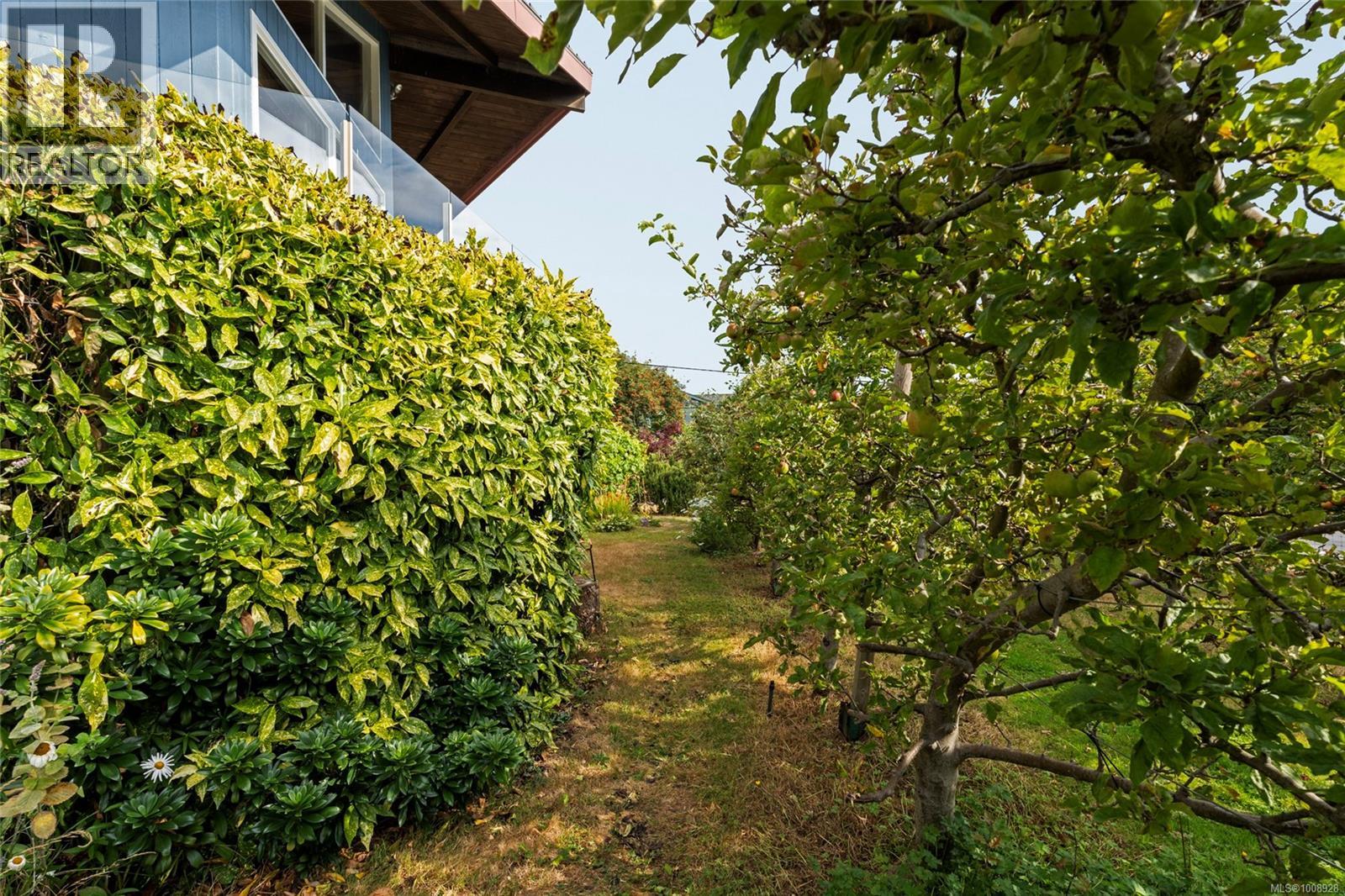 3990 Smugglers Cove Rd, Saanich, British Columbia  V8N 4M2 - Photo 61 - 1008928