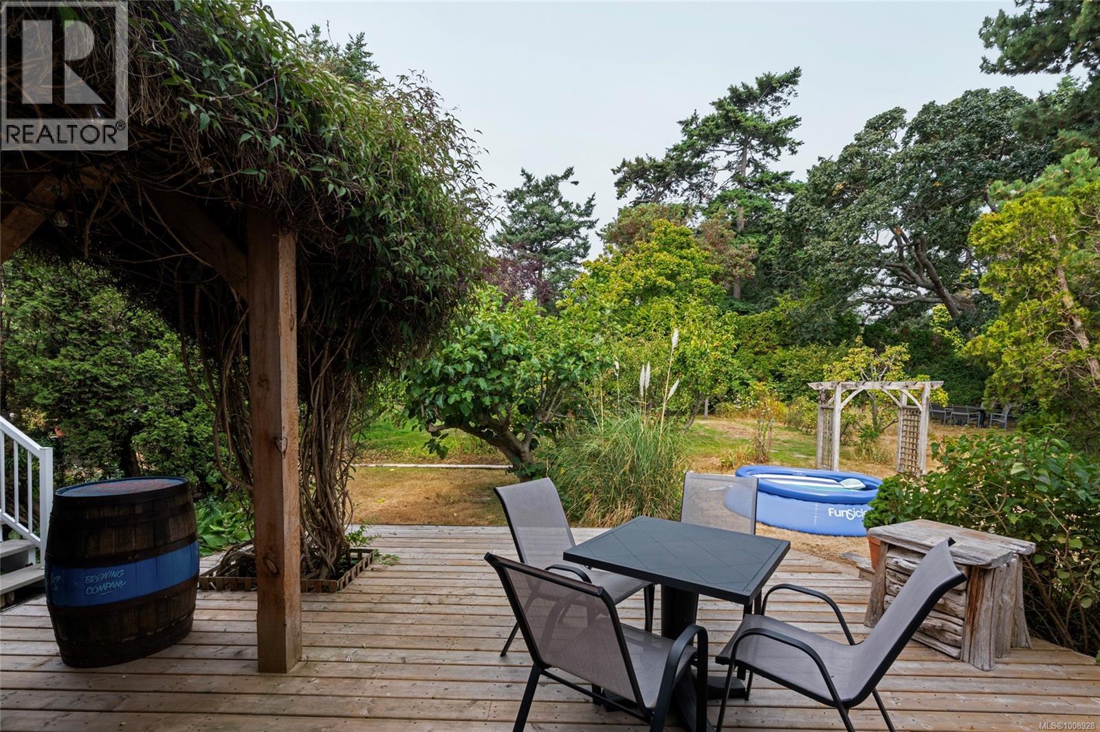 3990 Smugglers Cove Rd, Saanich, British Columbia  V8N 4M2 - Photo 47 - 1008928