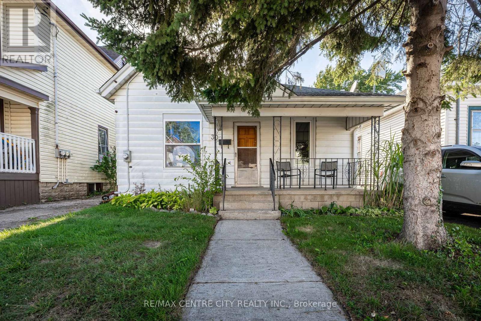 30 Yarwood Street, St. Thomas, Ontario  N5P 2Y3 - Photo 1 - X12375759