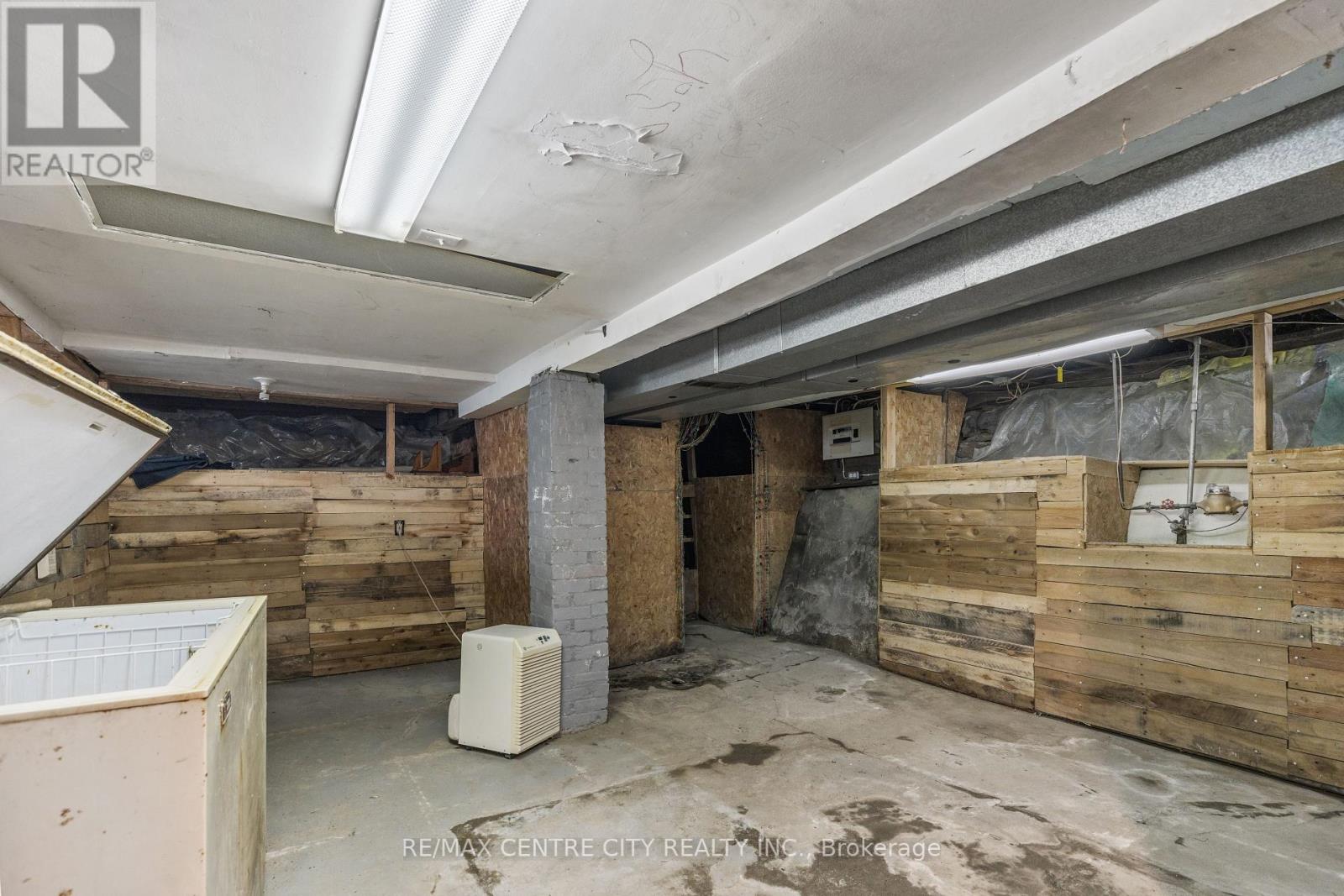 30 Yarwood Street, St. Thomas, Ontario  N5P 2Y3 - Photo 15 - X12375759