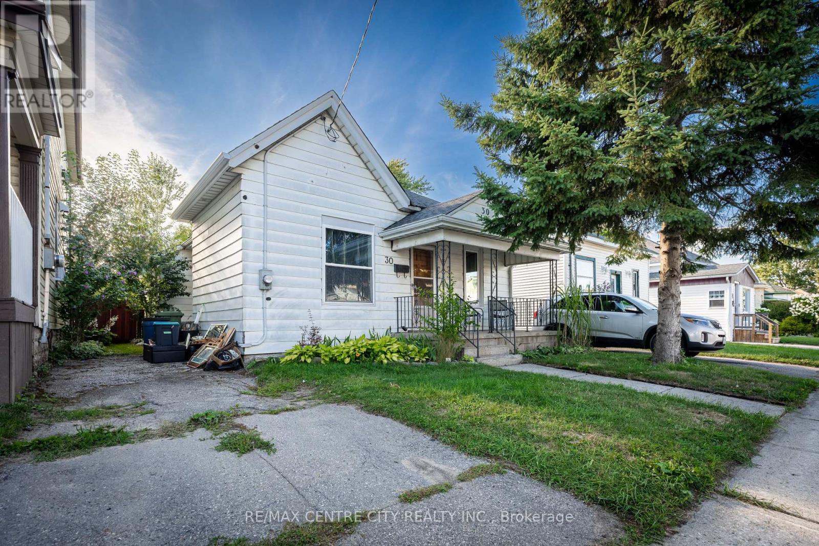 30 Yarwood Street, St. Thomas, Ontario  N5P 2Y3 - Photo 2 - X12375759