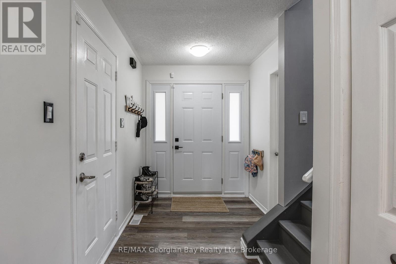 319 Ellen Street, Midland, Ontario  L4R 2H1 - Photo 3 - S12375754