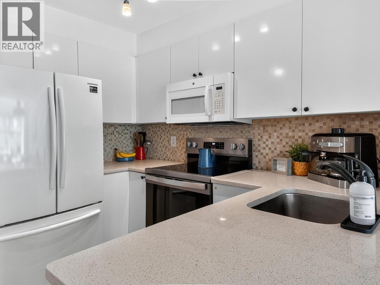 302 2388 Triumph Street, Vancouver, British Columbia  V5L 1L5 - Photo 4 - R3042462
