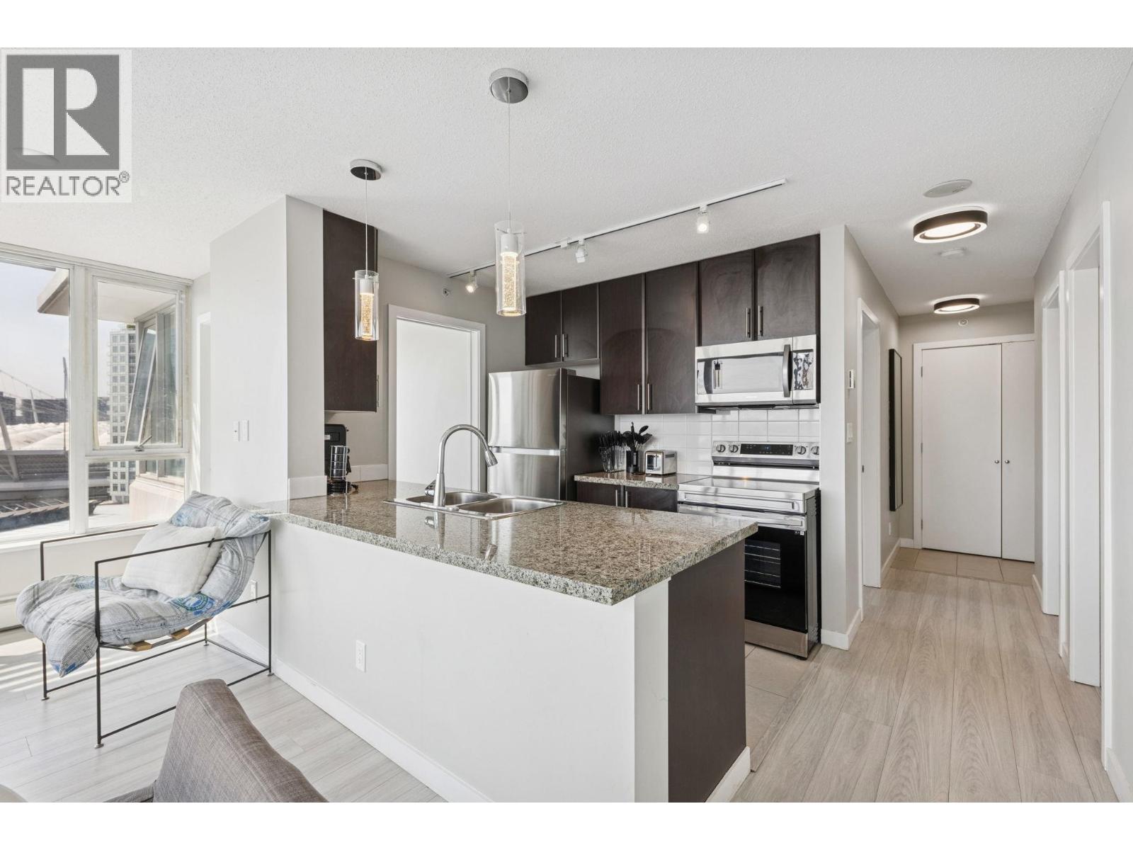 2502 688 Abbott Street, Vancouver, British Columbia  V6B 0B9 - Photo 2 - R3042485