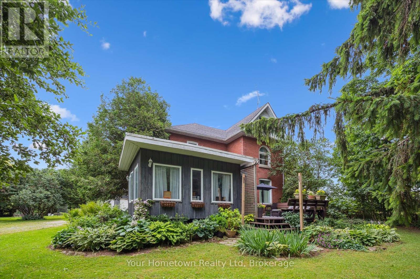 6933 Wellington 7 Road, Centre Wellington, Ontario  N0B 1A0 - Photo 3 - X12375767