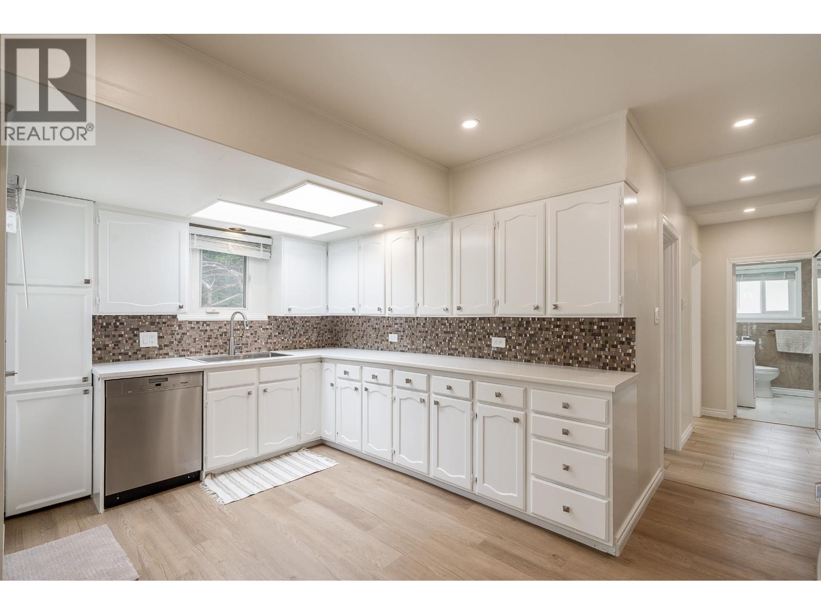 Property at 1819 INGLEWOOD AVENUE image 5