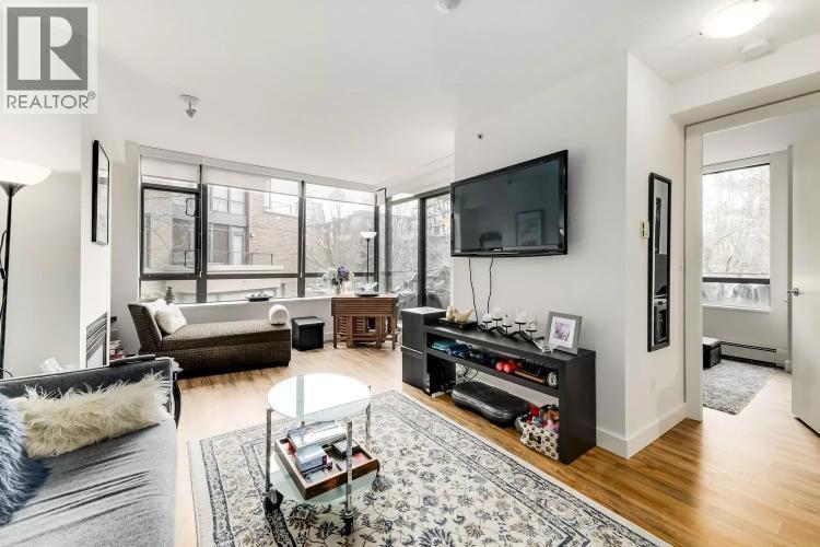 203 170 W 1st Street, North Vancouver, British Columbia  V7M 3P2 - Photo 3 - R3042445