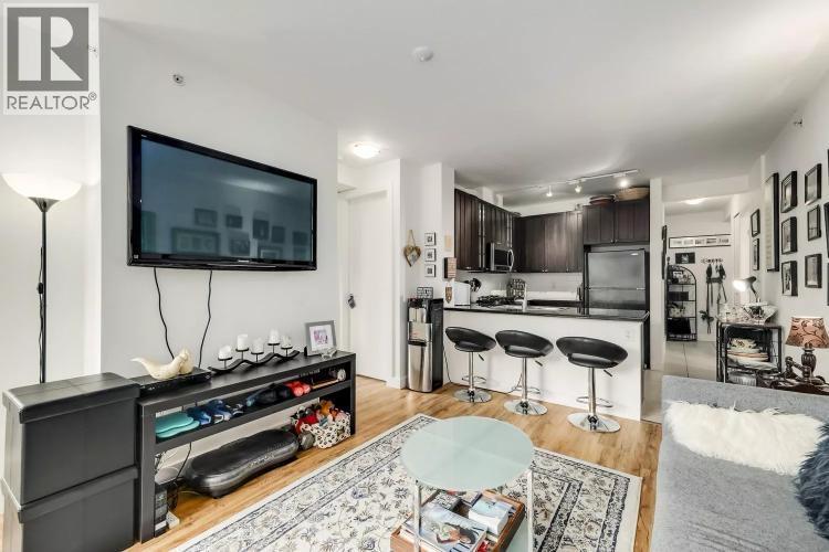 203 170 W 1st Street, North Vancouver, British Columbia  V7M 3P2 - Photo 4 - R3042445