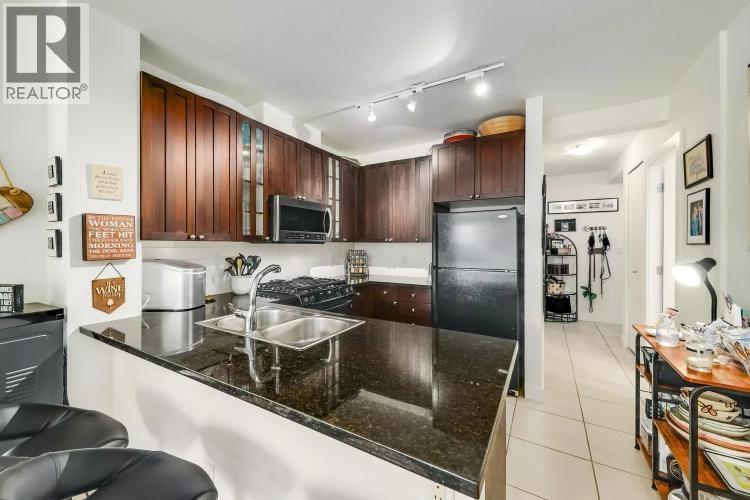 203 170 W 1st Street, North Vancouver, British Columbia  V7M 3P2 - Photo 5 - R3042445